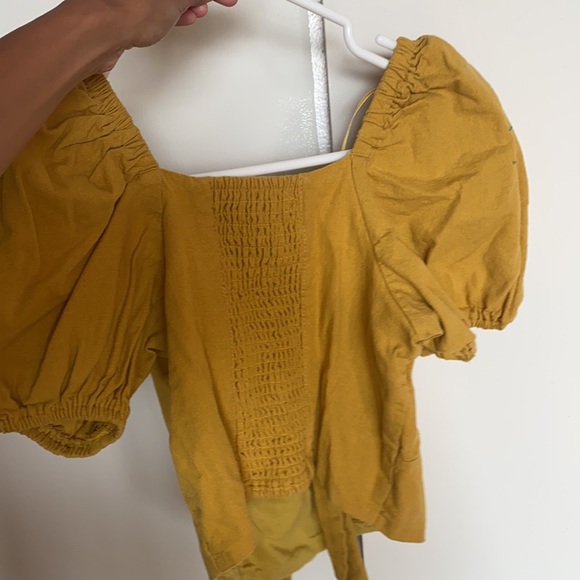 Band of gypsies yellow mid crop top w/ puff sleeve - Picture 5 of 5